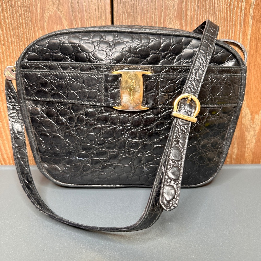 Salvatore Ferragamo Black Croc Embossed Leather Vara Bow Crossbody Bag BA214183